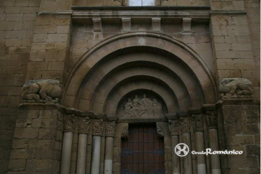 La portada oeste de San Miguel de Biota
